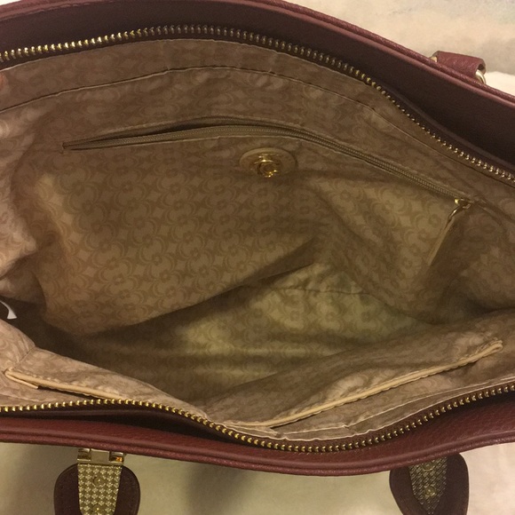 Charming Charlie burgundy handbag with strap - Picture 3 of 3